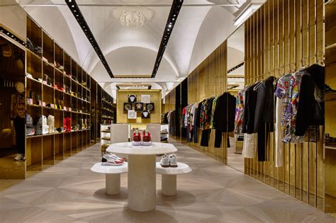 Versace inaugura uno store a Firenze 